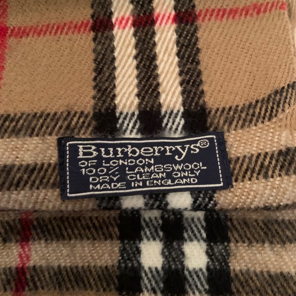 SOLD - 💯 Authentic Burberry Lambswool scarf - Picture 7 of 10